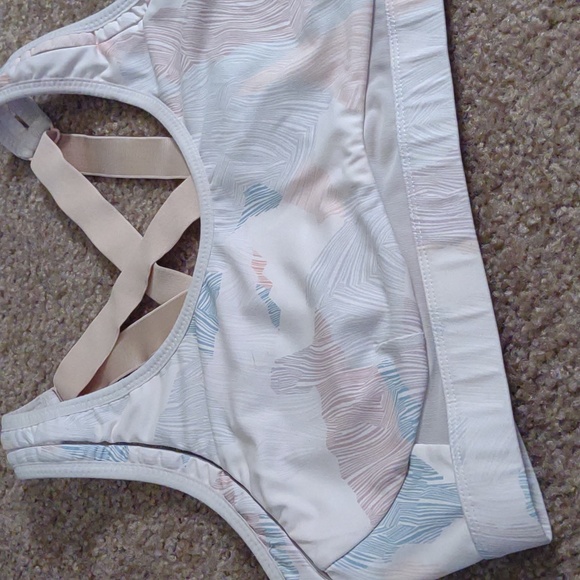 Fabletics XL Activewear Yoga Sports Bra EUC - Picture 2 of 5